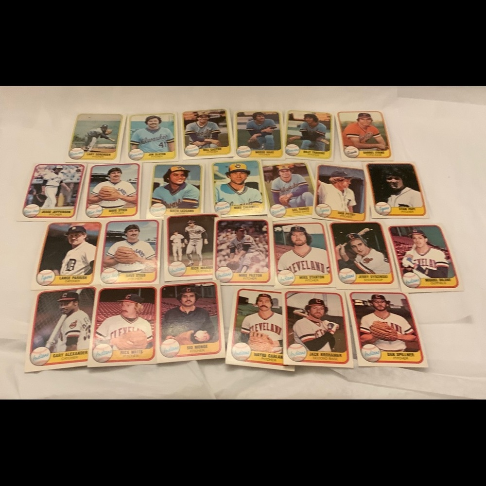 Bundle of Baseball Cards Lot 160